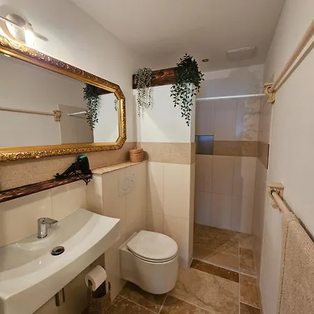 Apartment Mit Aussichthochzehn *