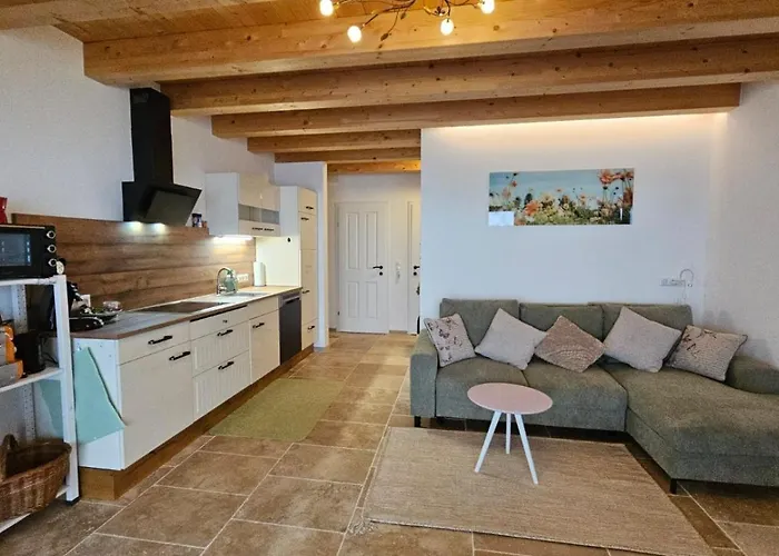 شقة Mit Aussichthochzehn Himmelberg