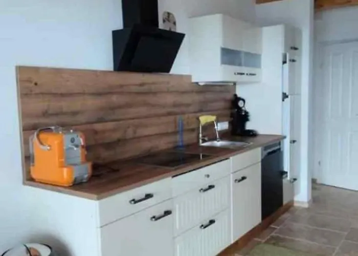 شقة Mit Aussichthochzehn Himmelberg